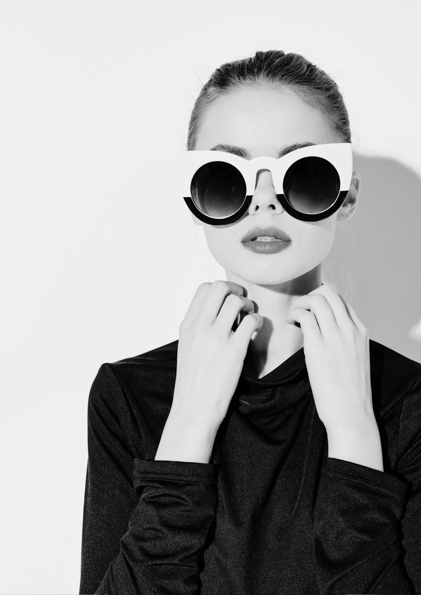 Black & White Beauty Faces – Vol. 1